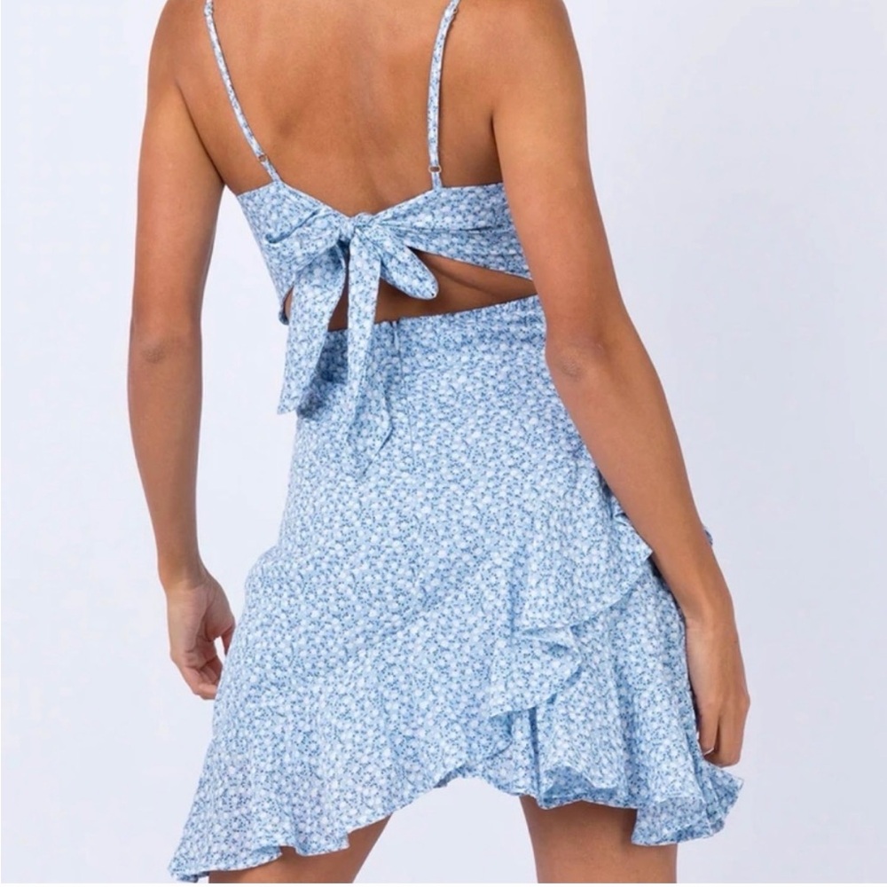 Princess Polly GrasbyFloral Blue Spaghetti Strap Dress size 6 - Picture 2 of 5